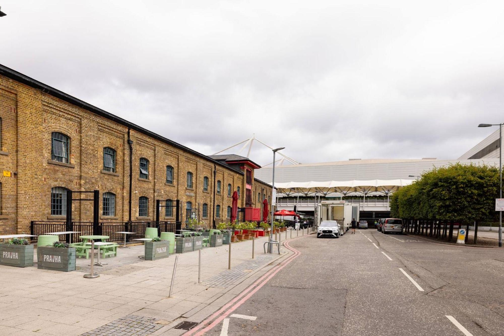 Wild Roses Serviced Apartments - Excel Warehouse 2 Londres Exterior foto